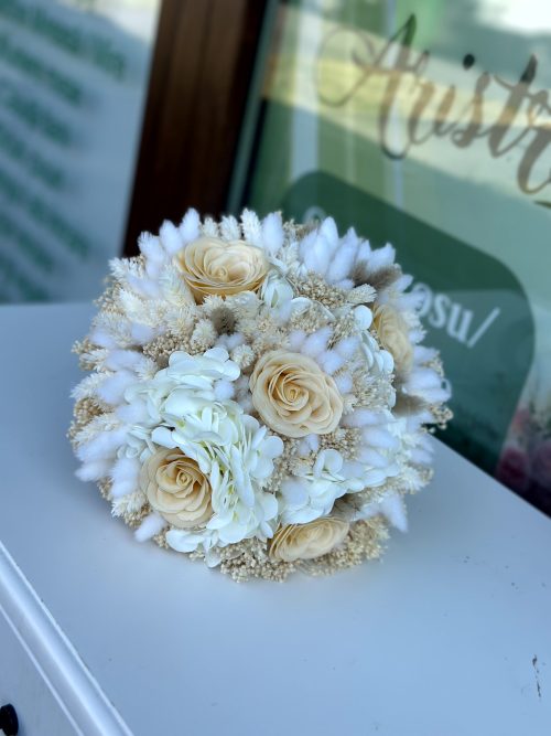 Buchet Nasa Alb-Crem